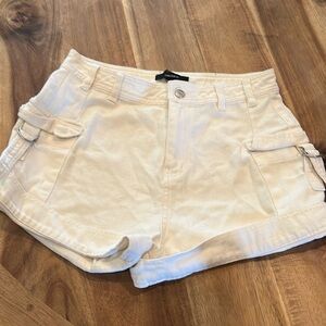 These Jean shorts or adorable. I absolutely love the way they fit, so good!